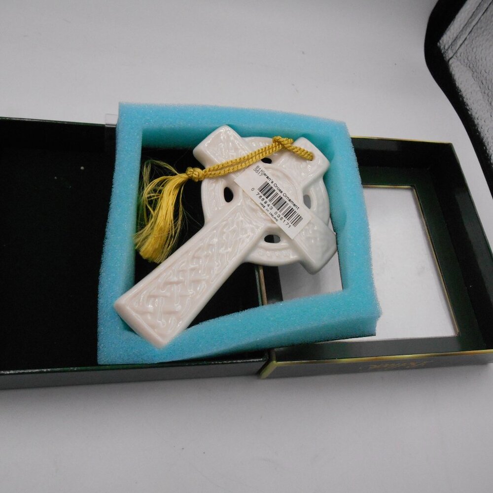 BELLEEK MADE IN IRELAND ST. KIERAN'S CROSS ORNAMENT DECORATIVE HOLIDAY (1) - Picture 8 of 10